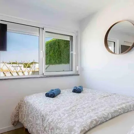 Cozy Near The Apartment Quarteira